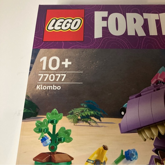 LEGO - Fortnite Klombo Kids Toy Building Set 77077, 1084 Pieces Sealed New Peely - Picture 6 of 13